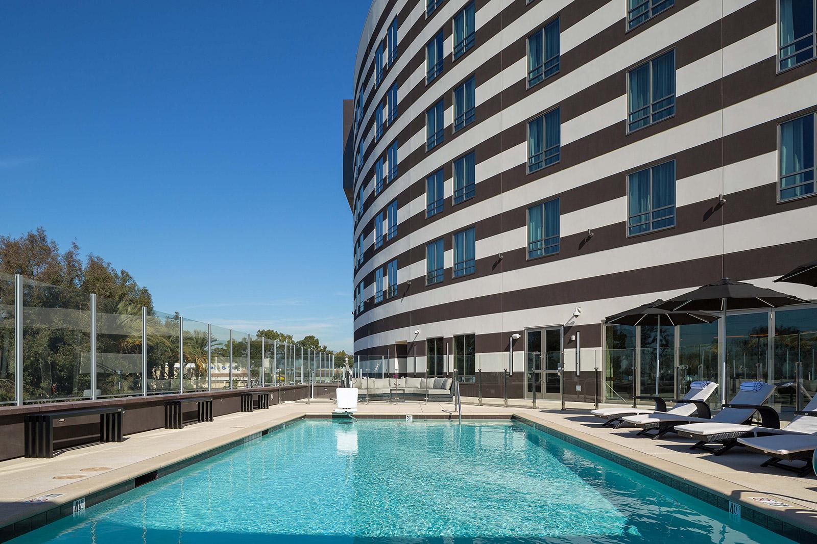 Hotel Parkwest Bicycle Casino Bell Gardens Exterior foto